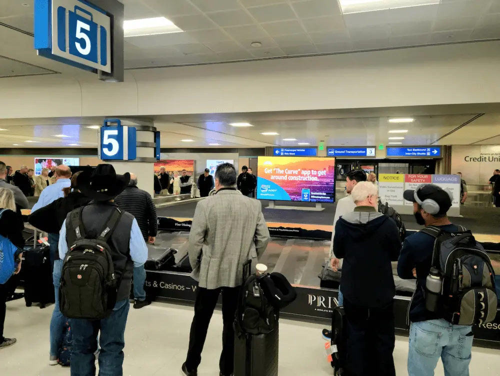 Barcelona El Prat Airport Bnc Advertising Baggage Claim Digital Screens A1