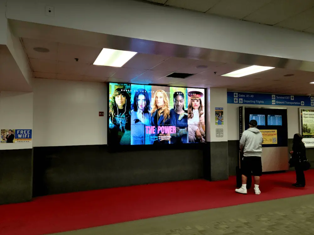 Seattle-Tacoma Airport Sea Advertising Video Walls A1